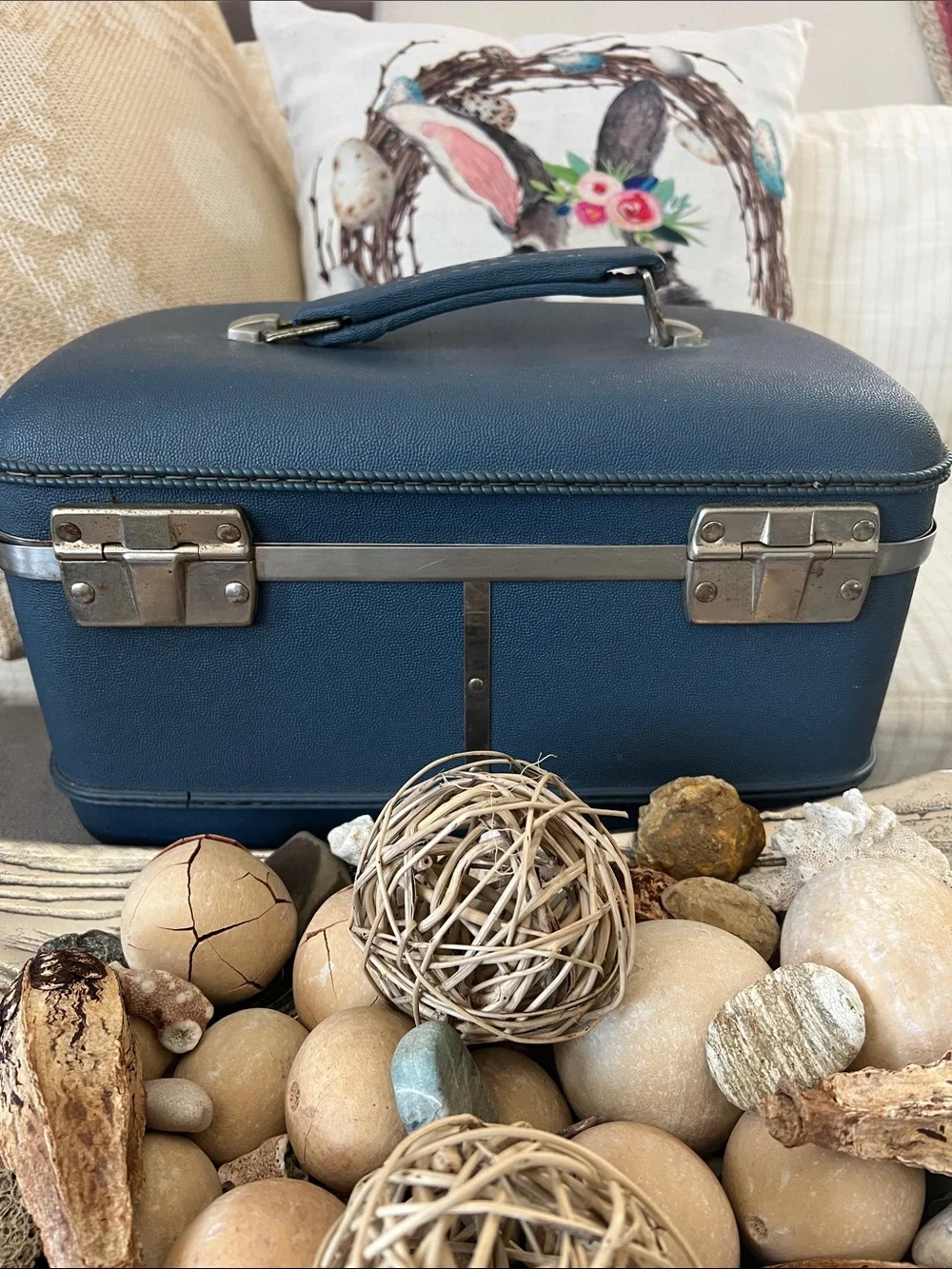 Vintage Blue Train Case Travel Makeup Case - Unknown Brand
